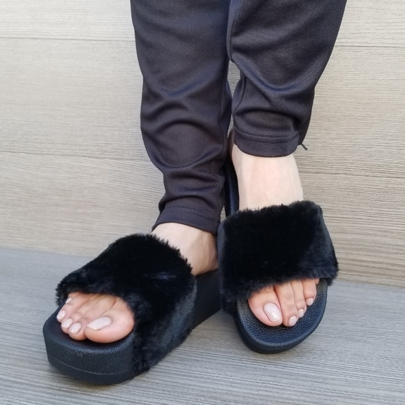 Sexy Black Fluffy Fur Chunky Slider Sandal - Picture 7 of 8